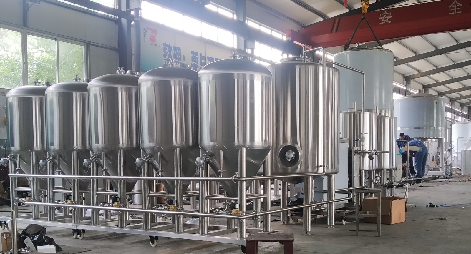 China manufacturer craft beer brewing equipment of SUS304 to Belgium 2020 W1